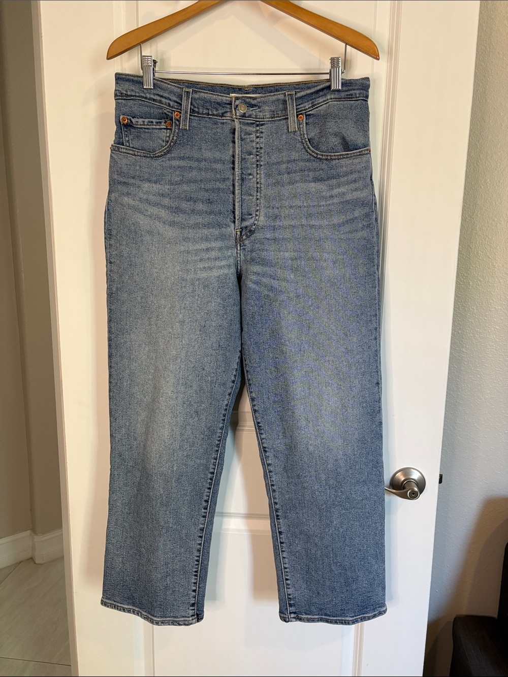 Levi’s Ribcage Straight Jeans Size 32 - Picture 2 of 14